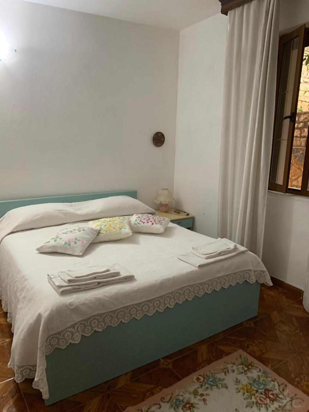 Guesthouse Villa Rosa Berat Quarto foto