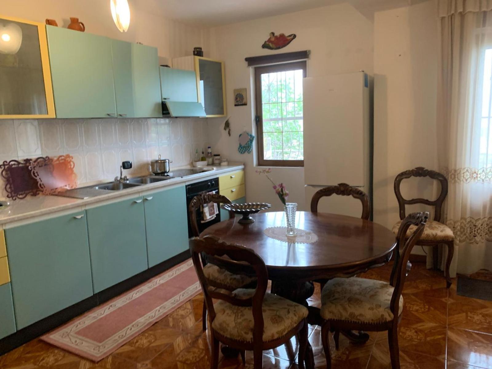 Guesthouse Villa Rosa Berat Quarto foto