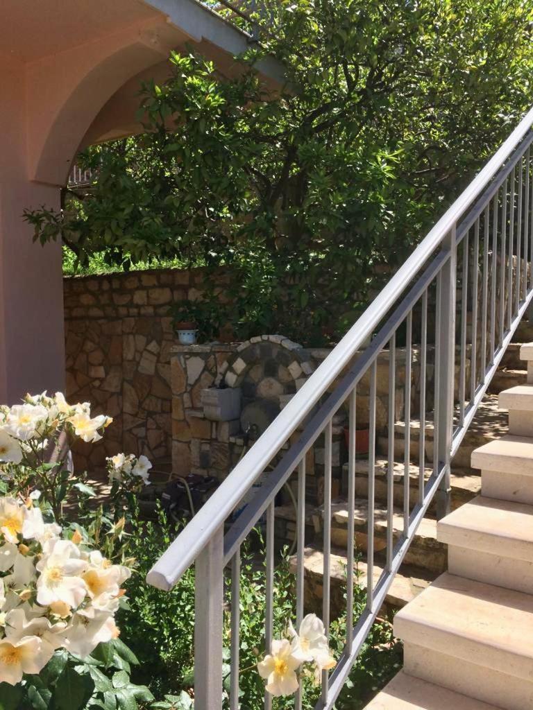 Guesthouse Villa Rosa Berat Quarto foto